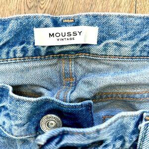 Vintage Moussy denim perfect flattering color terrific clean condition size 28